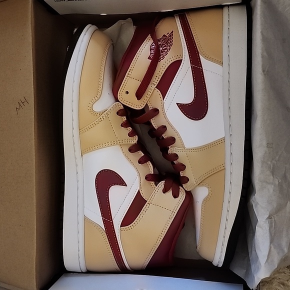 Jordan Other - Jordan mid